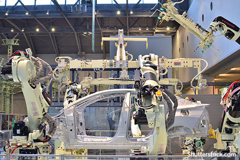 法人税を大幅に引き下げ、また、事業用資産の即時償却を可能にし、国内に立地する企業を増やします